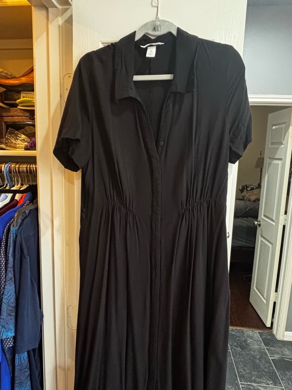 H&M Black Short-Sleeve Button-Front Women’s Midi-length Dress